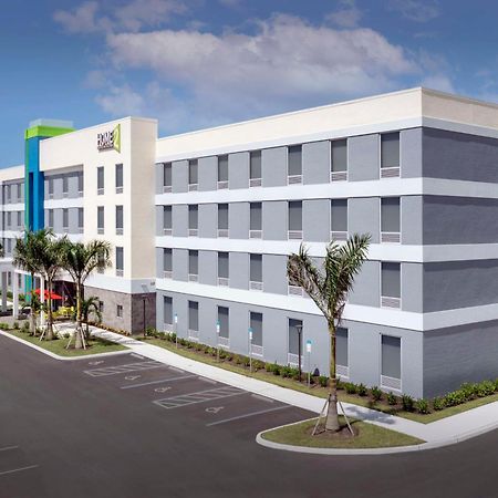 Home2 Suites By Hilton Fort Myers Airport Εξωτερικό φωτογραφία